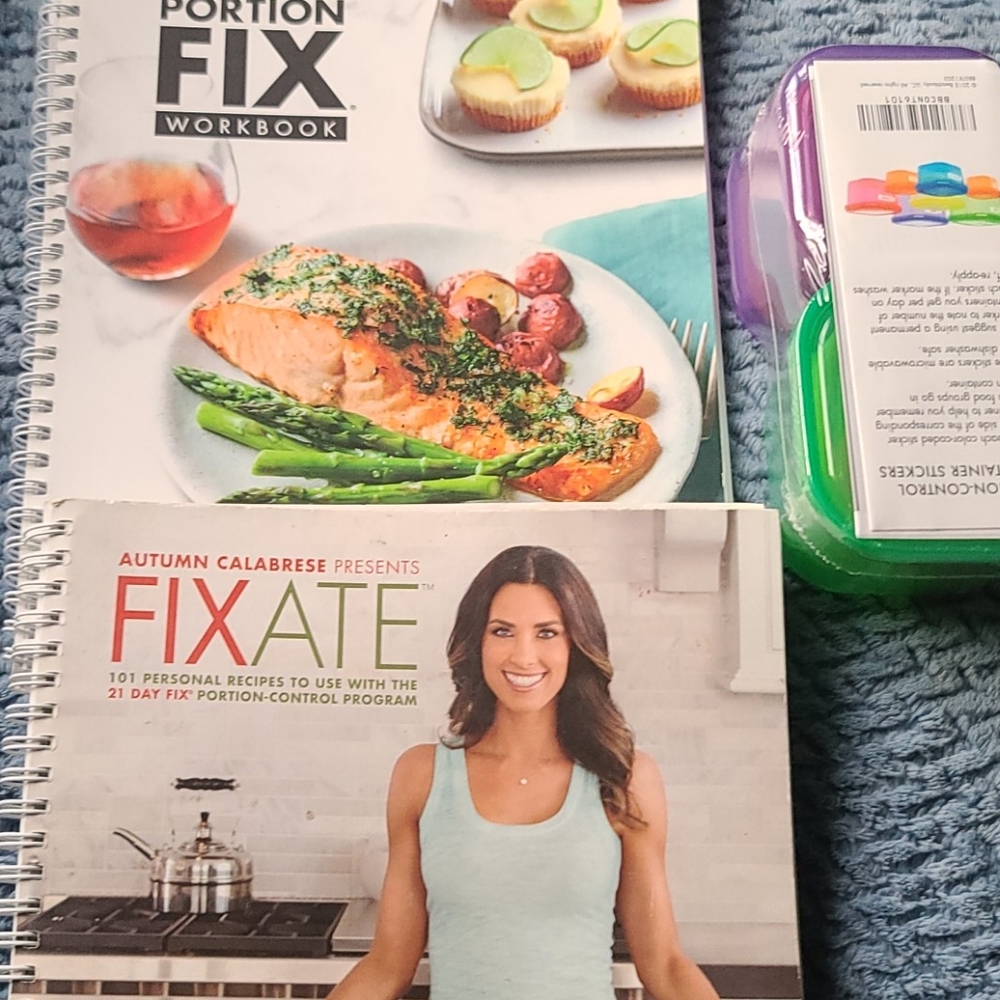 Beachbody fixate books w containers